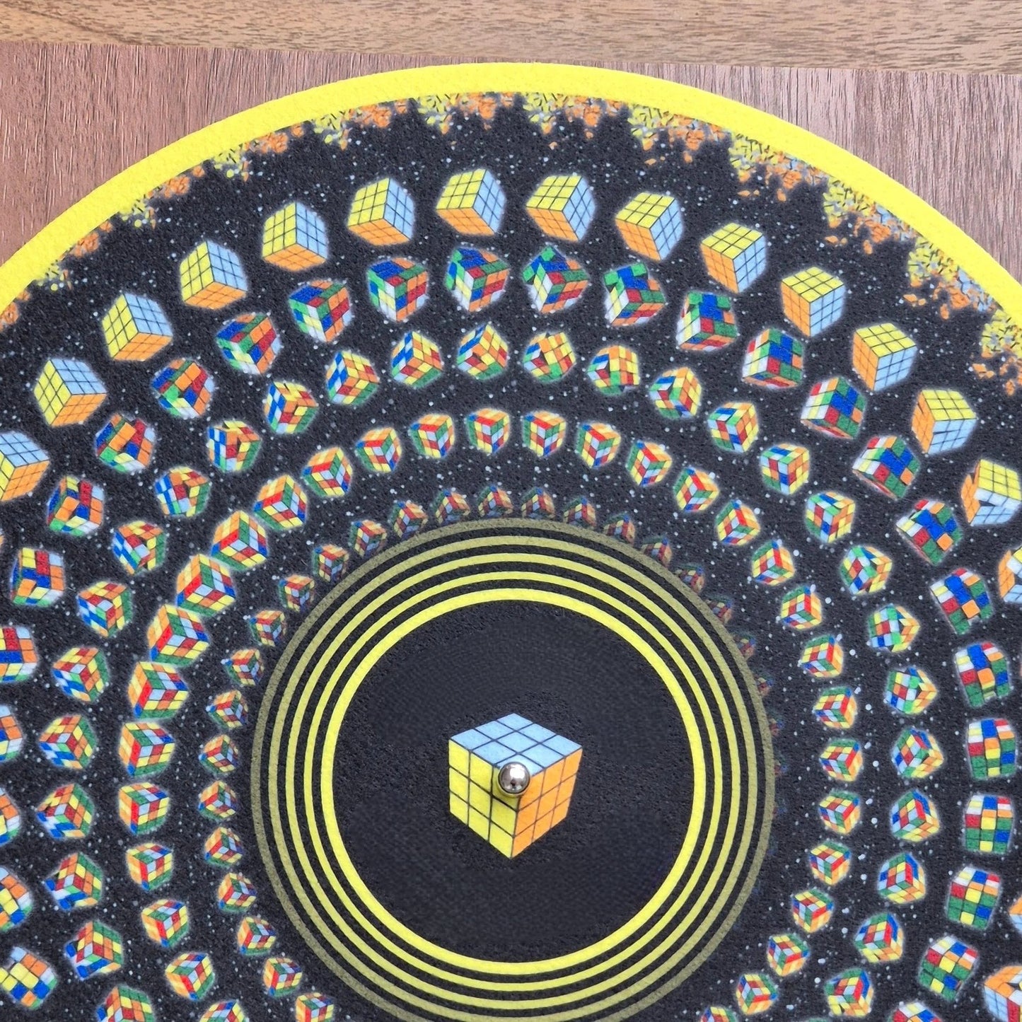 Animated Zoetrope Slipmat — 12′′ Optical Illusion Turntable Mat